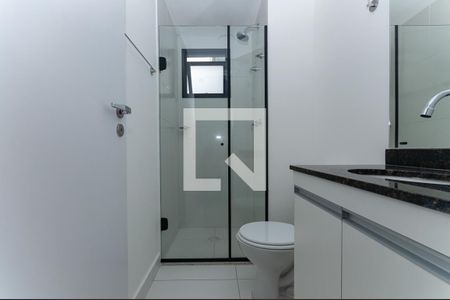 Banheiro de kitnet/studio para alugar com 1 quarto, 24m² em Perdizes, São Paulo