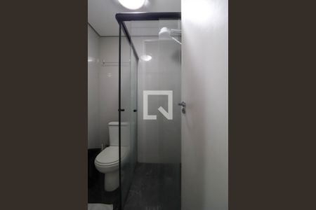 Banheiro de kitnet/studio para alugar com 1 quarto, 19m² em Pinheiros, São Paulo