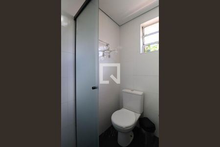 Banheiro de kitnet/studio para alugar com 1 quarto, 19m² em Pinheiros, São Paulo