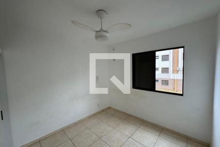 Dormitório 01 de apartamento para alugar com 2 quartos, 50m² em Planalto Verde, Ribeirão Preto