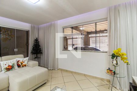 Sala de casa à venda com 3 quartos, 125m² em Conjunto Residencial José Bonifácio, São Paulo