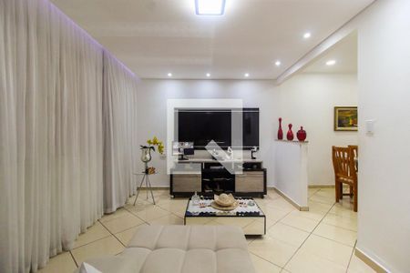 Sala de casa à venda com 3 quartos, 125m² em Conjunto Residencial José Bonifácio, São Paulo