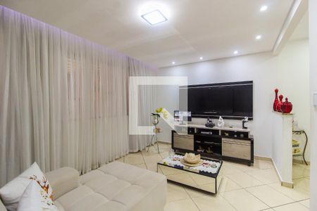 Sala de casa à venda com 3 quartos, 125m² em Conjunto Residencial José Bonifácio, São Paulo