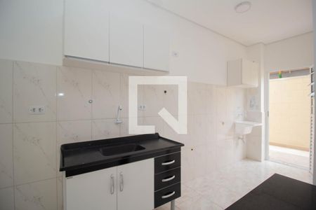 Cozinha de apartamento para alugar com 1 quarto, 40m² em Vila Mangalot, São Paulo