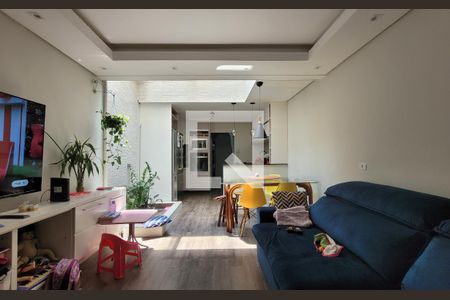 Sala de casa à venda com 4 quartos, 188m² em Vila Cecilia Maria, Santo André