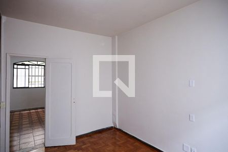 Quarto de casa para alugar com 3 quartos, 120m² em Sagrada Família, Belo Horizonte