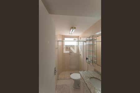 Banheiro de apartamento à venda com 1 quarto, 41m² em Centro, Campinas