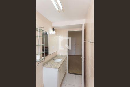 Banheiro de apartamento à venda com 1 quarto, 41m² em Centro, Campinas