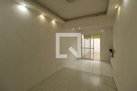 Sala de casa de condomínio para alugar com 2 quartos, 47m² em Jardim Algarve, Alvorada