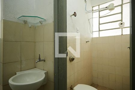 Banheiro 1 de casa para alugar com 1 quarto, 40m² em Sagrada Família, Belo Horizonte