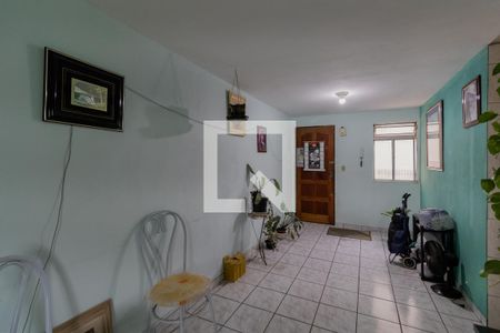 Sala de apartamento para alugar com 2 quartos, 55m² em Conjunto Residencial José Bonifácio, São Paulo