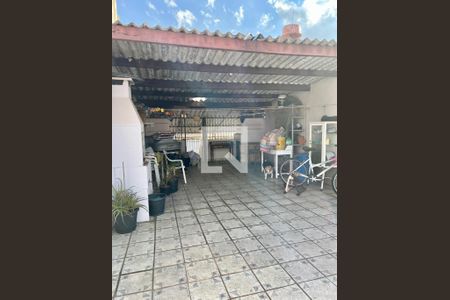 Casa à venda com 170m², 3 quartos e 2 vagas Casa à venda com 170m², 3 quartos e 2 vagasÁrea comum