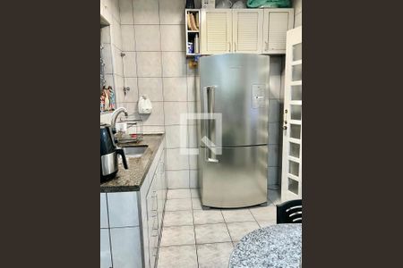 Casa à venda com 170m², 3 quartos e 2 vagas Casa à venda com 170m², 3 quartos e 2 vagasCozinha