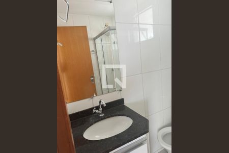 Banheiro de apartamento à venda com 3 quartos, 75m² em Planalto, Belo Horizonte