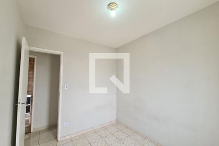 Quarto 2 de apartamento para alugar com 2 quartos, 58m² em Vila Ivone, São Paulo