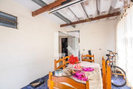 Casa à venda com 250m², 6 quartos e 4 vagas Casa à venda com 250m², 6 quartos e 4 vagasCopa e Cozinha (Casa 2)