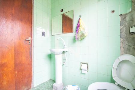 Casa à venda com 250m², 6 quartos e 4 vagas Casa à venda com 250m², 6 quartos e 4 vagasBanheiro 2 (Casa 2)