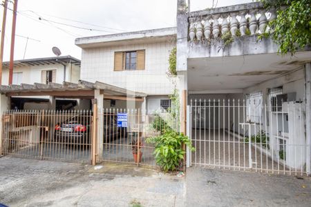 Casa à venda com 250m², 6 quartos e 4 vagas Casa à venda com 250m², 6 quartos e 4 vagasFachada Principal