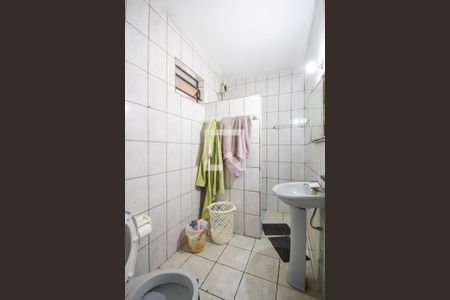 Casa à venda com 250m², 6 quartos e 4 vagas Casa à venda com 250m², 6 quartos e 4 vagasBanheiro da Suíte 1 (Casa 2)