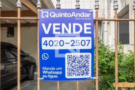 Casa à venda com 250m², 6 quartos e 4 vagas Casa à venda com 250m², 6 quartos e 4 vagasPlaca