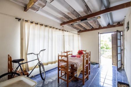 Casa à venda com 250m², 6 quartos e 4 vagas Casa à venda com 250m², 6 quartos e 4 vagasCopa e Cozinha (Casa 2)