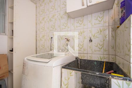 Casa à venda com 250m², 6 quartos e 4 vagas Casa à venda com 250m², 6 quartos e 4 vagasÁrea de Serviço (Casa 1)