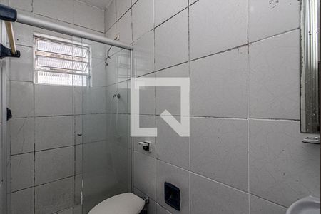 banheiro social_1 de casa para alugar com 1 quarto, 40m² em Vila Brasilina, São Paulo