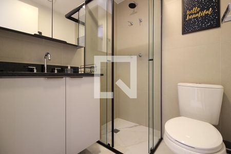 Banheiro de kitnet/studio para alugar com 1 quarto, 24m² em Pinheiros, São Paulo