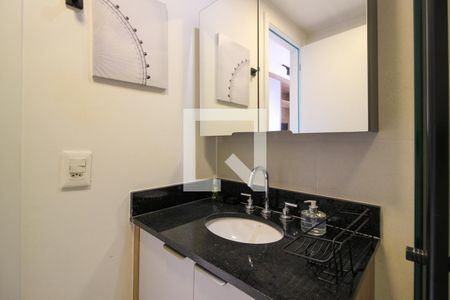 Banheiro de kitnet/studio para alugar com 1 quarto, 24m² em Pinheiros, São Paulo