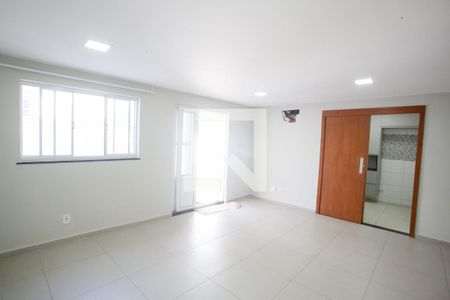 Sala de casa para alugar com 2 quartos, 65m² em Pechincha, Rio de Janeiro