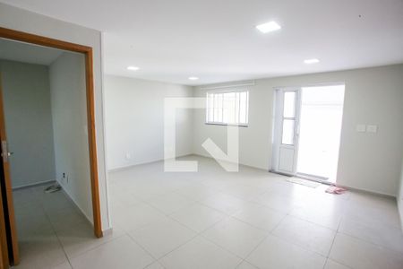 Sala de casa para alugar com 2 quartos, 65m² em Pechincha, Rio de Janeiro