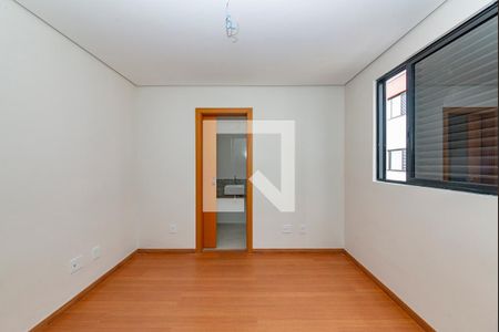 Suíte de apartamento para alugar com 2 quartos, 80m² em Funcionários, Belo Horizonte