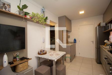 Sala/Cozinha de apartamento à venda com 2 quartos, 33m² em Vila Anastácio, São Paulo