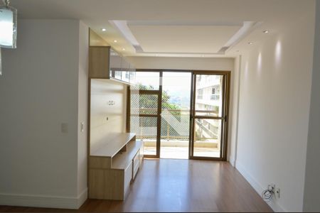 Sala  de apartamento à venda com 3 quartos, 110m² em Freguesia (jacarepaguá), Rio de Janeiro