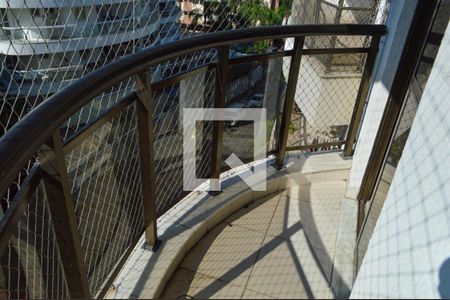 Apartamento à venda com 110m², 3 quartos e 2 vagas Apartamento à venda com 110m², 3 quartos e 2 vagasVaranda da Suíte 2