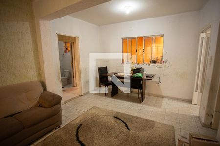 SALA de casa à venda com 3 quartos, 220m² em Vila Mariza Mazzei, São Paulo