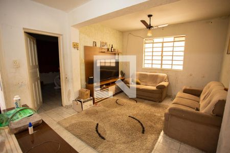 SALA de casa à venda com 3 quartos, 220m² em Vila Mariza Mazzei, São Paulo