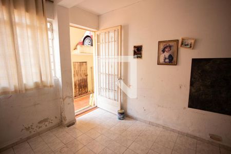 QUARTO 1 de casa à venda com 3 quartos, 220m² em Vila Mariza Mazzei, São Paulo