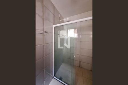 Banheiro de casa para alugar com 1 quarto, 50m² em Santa Rosa, Niterói