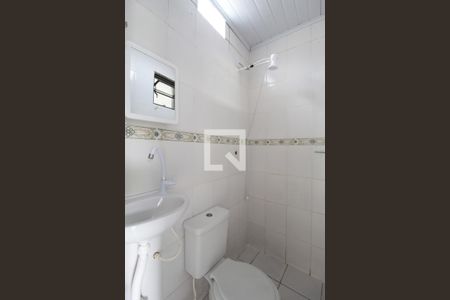 Banheiro de kitnet/studio para alugar com 1 quarto, 40m² em Tupi B, Belo Horizonte