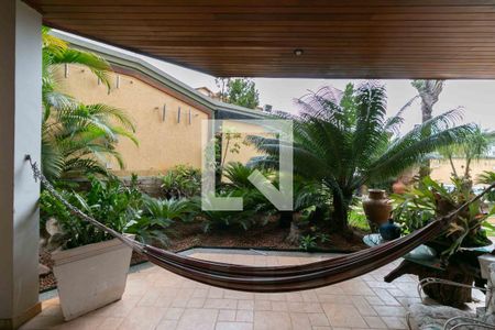 Casa de condomínio para alugar com 800m², 5 quartos e 6 vagas Casa de condomínio para alugar com 800m², 5 quartos e 6 vagasVaranda