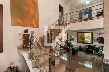 Casa de condomínio para alugar com 800m², 5 quartos e 6 vagas Casa de condomínio para alugar com 800m², 5 quartos e 6 vagasEscada 2 piso