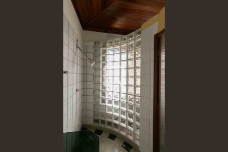 Casa de condomínio para alugar com 800m², 5 quartos e 6 vagas Casa de condomínio para alugar com 800m², 5 quartos e 6 vagasBanheiro Sala 4