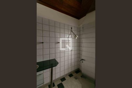 Casa de condomínio para alugar com 800m², 5 quartos e 6 vagas Casa de condomínio para alugar com 800m², 5 quartos e 6 vagasBanheiro Sala 4