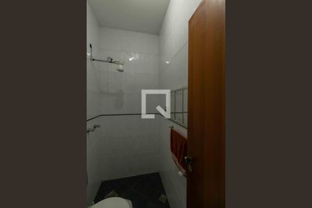 Casa de condomínio para alugar com 800m², 5 quartos e 6 vagas Casa de condomínio para alugar com 800m², 5 quartos e 6 vagasBanheiro de Serviço