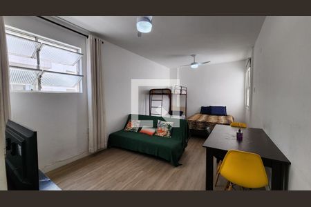 Sala de apartamento para alugar com 1 quarto, 45m² em Gonzaga, Santos