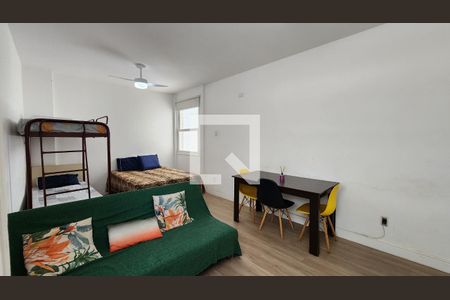 Detalhe Sala de apartamento para alugar com 1 quarto, 45m² em Gonzaga, Santos