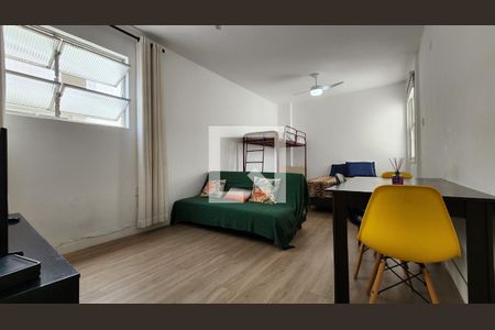 Sala de apartamento para alugar com 1 quarto, 45m² em Gonzaga, Santos