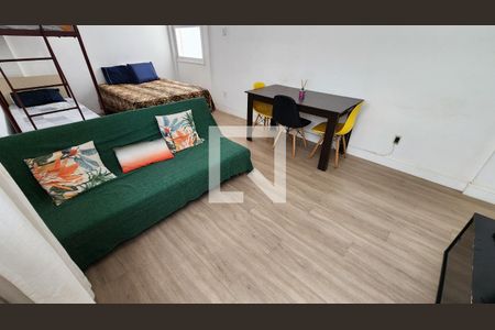 Sala de apartamento para alugar com 1 quarto, 45m² em Gonzaga, Santos