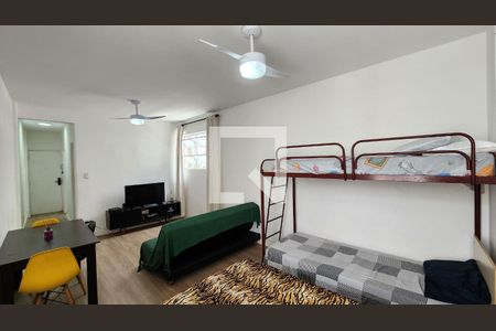 Sala de apartamento para alugar com 1 quarto, 45m² em Gonzaga, Santos